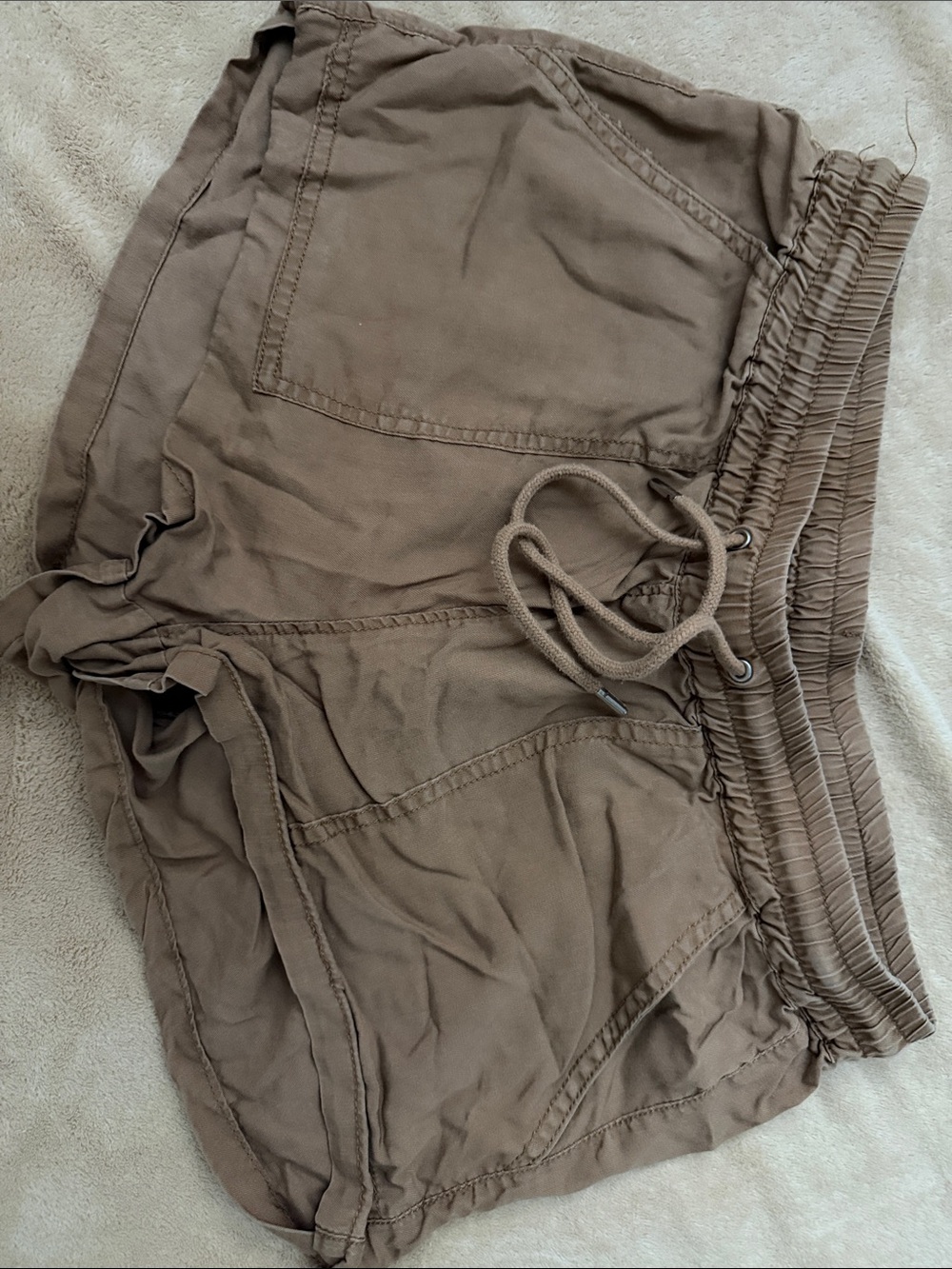 Divided Tan Elastic Waist Shorts